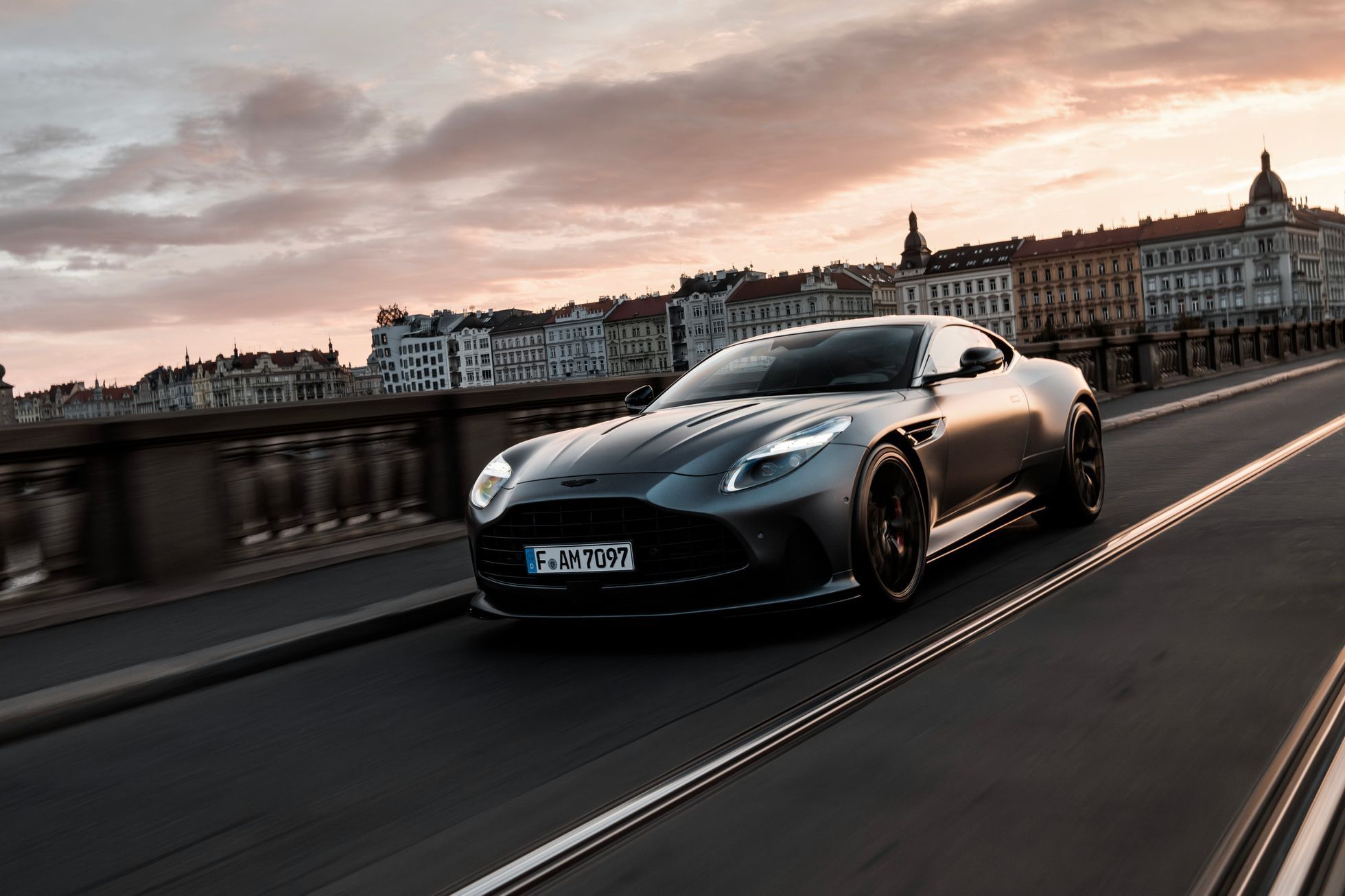 Aston Martin přichází do Česka