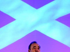 Šéf Skotské národní strany a předseda skotské vlády Alex Salmond.