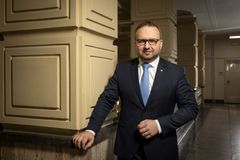 Někteří politici jsou zadarmo drazí, řekl Jurečka po schválení zvýšení platů