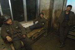 Desítky čínských horníků zabil v dole výbuch plynu