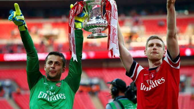 Lukasz Fabianski se s Arsenal rozloučil triumfem v FA Cupu.