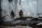 Rusové bombardovali supermarket ve městě Kosťantynivka. Nejméně 14 lidí zahynulo