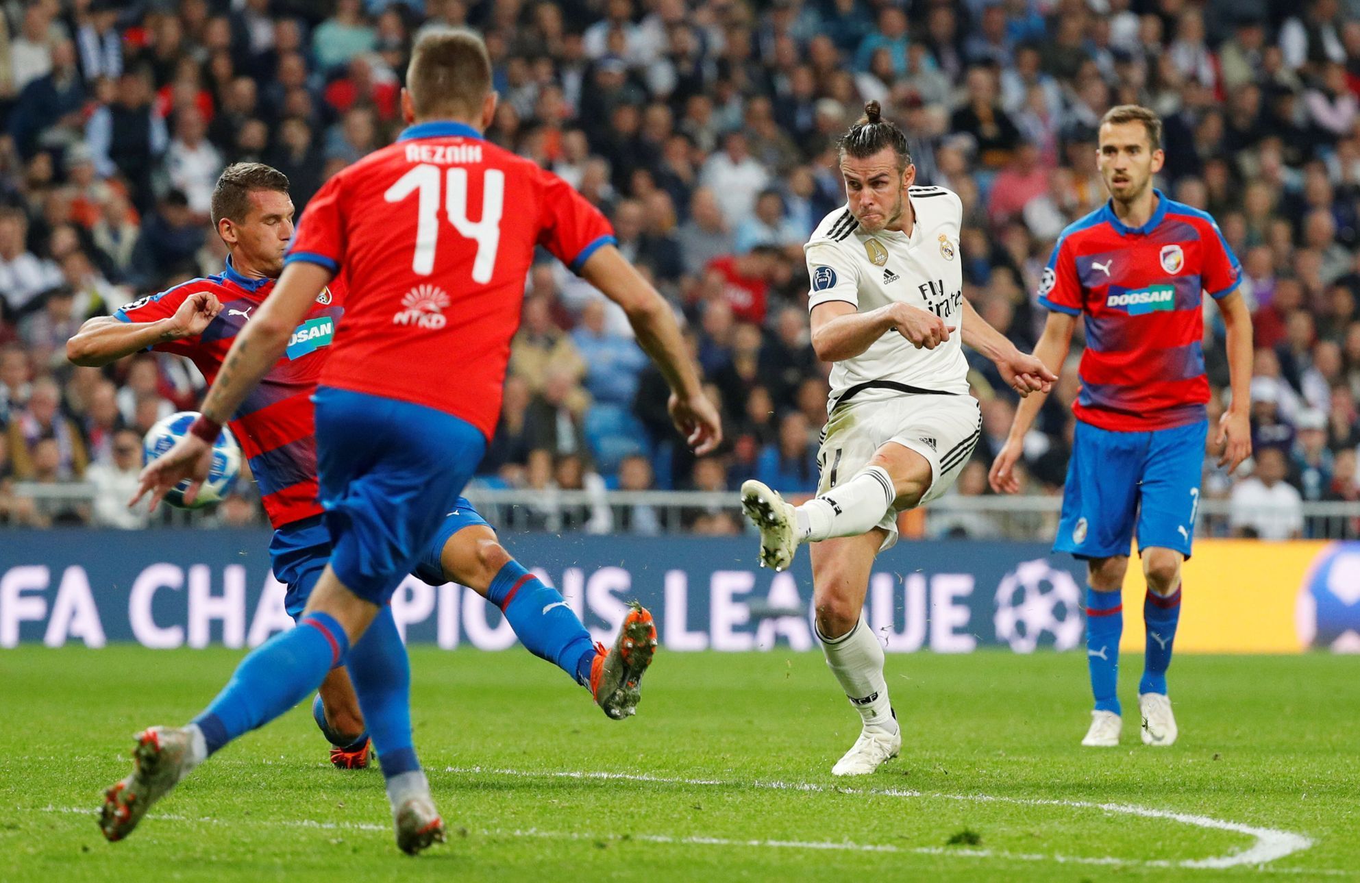 Gareth Bale v zápase Ligy mistrů Real Madrid - Viktoria Plzeň.