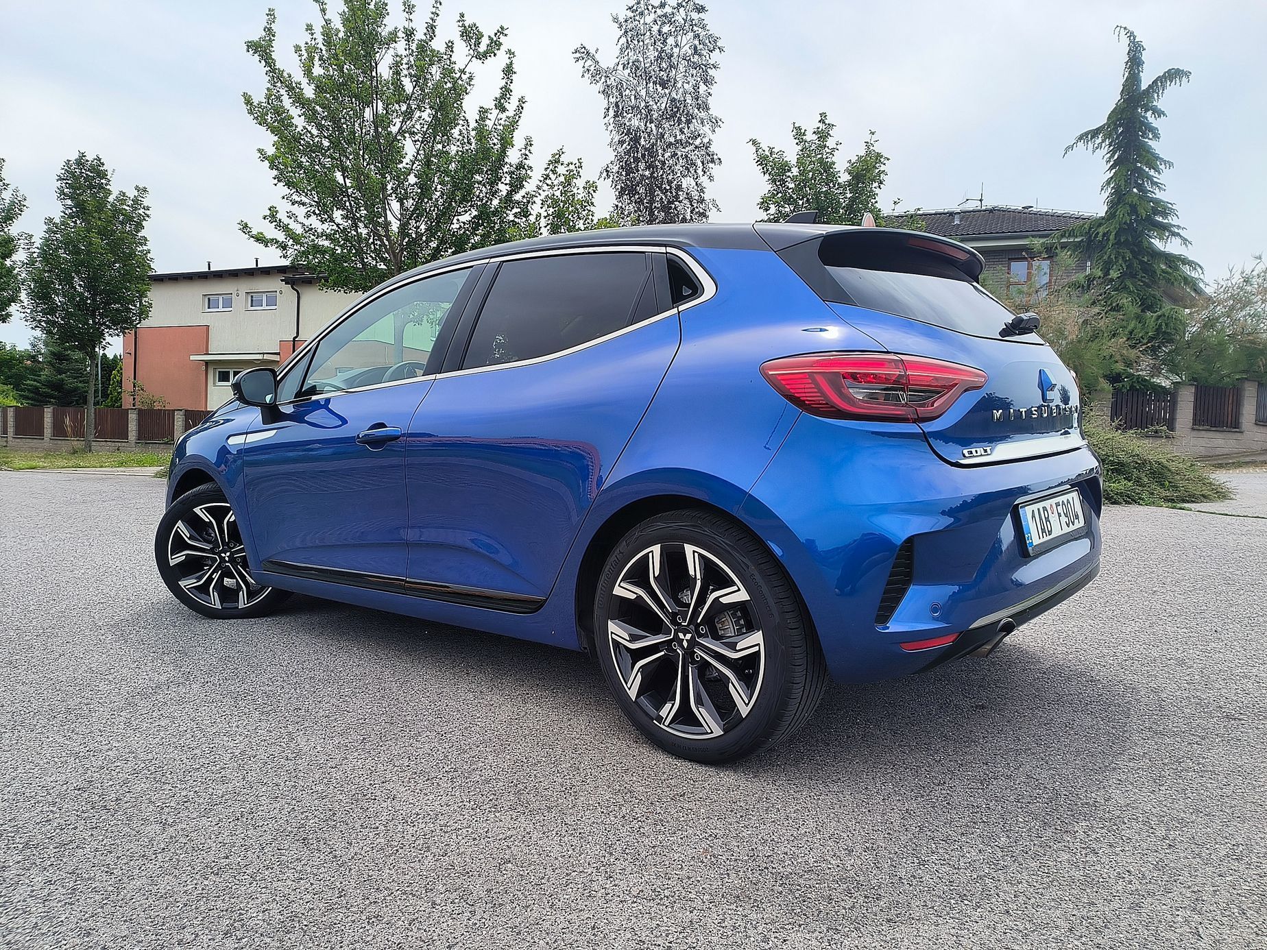 Renault Clio a Mitsubishi Colt