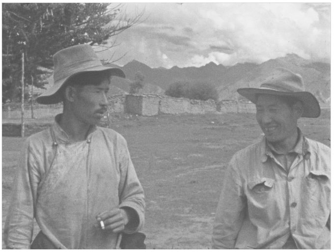 Fotografie z knihy Tibet - země, kde lidé dohánějí celé tisíciletí jediným skokem Jana Vinaře, která vyšla s odborným doslovem.