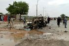Při výbuchu nálože v Somálsku zemřelo nejméně 15 lidí. Útok mají na svědomí teroristé
