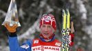 Lukáš Bauer se raduje z výhry na Tour de Ski