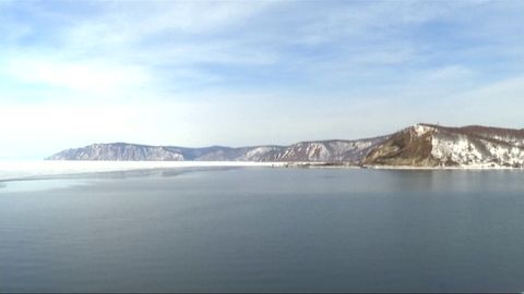 Vědci zkoumají, proč vysychá největší jezero světa Bajkal