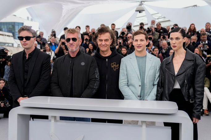 Michael Pitt, Sean Penn, režisér Jean-Stephane Sauvaire, Tye Sheridan a Raquel Nave.