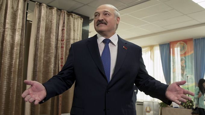 Podle Lukašenka mohou náklady na odstranění škod dosáhnout stovek milionů dolarů. Běloruský prezident doufá, že Rusko tyto náklady nezpochybní.