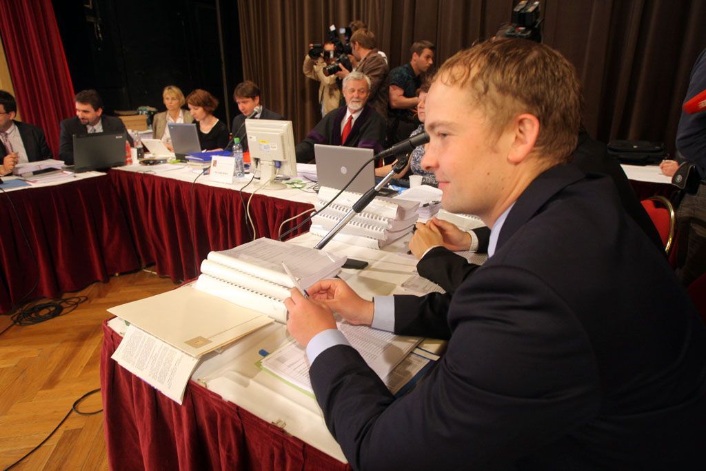 Sazka; věřitelský výbor; Národní dům na Vinohradech