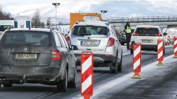 Tvrdý lockdown zasáhl hlavně výletníky z Prahy, ukázala data. Jinde je úbytek malý