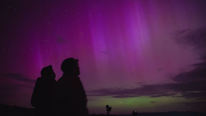 Nejen Češi nevěřili svým očím. Za polární září byla masivní geomagnetická bouře