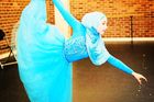 Dívka konvertovala k islámu. Teď se chce stát první muslimskou baletkou a tancovat v hidžábu