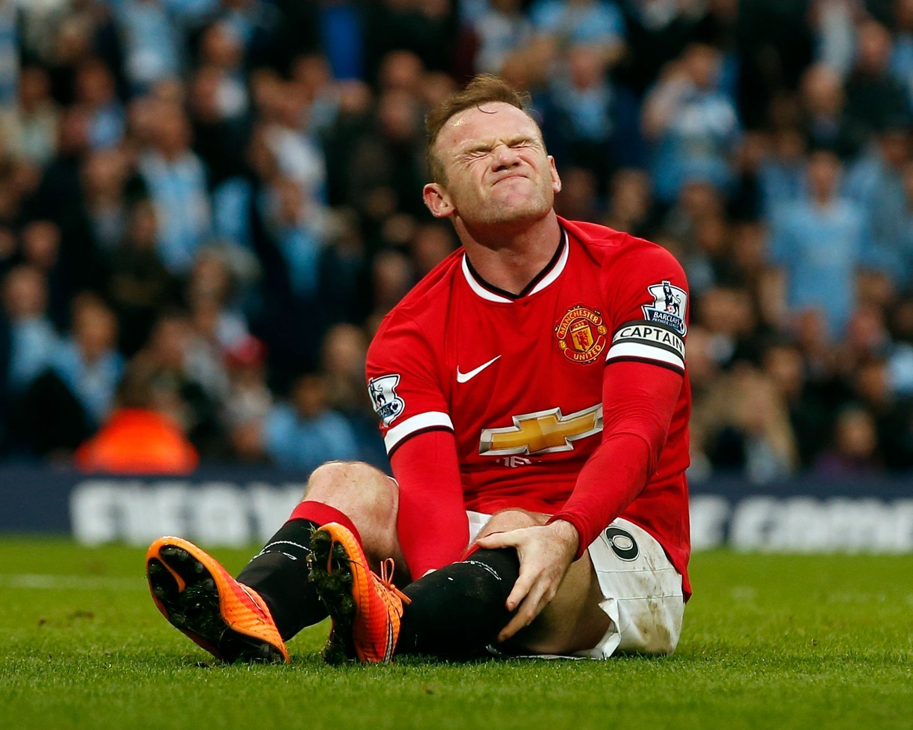 Wayne Rooney v derby proti Manchesteru City