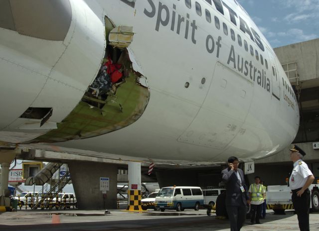 Letadlo Qantas díra