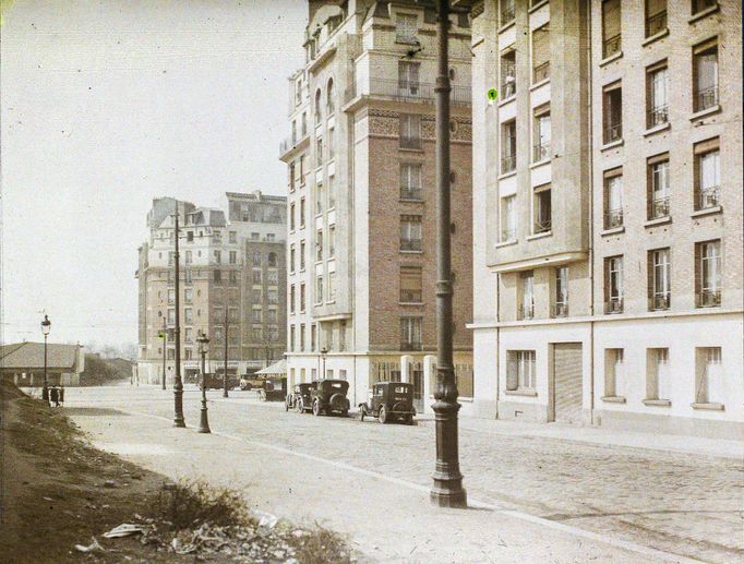 Dobové automobily v Porte d'Orléans, Paříž, rok 1929