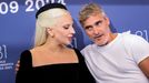 Představitelé hlavních rolí Lady Gaga a Joaquin Phoenix na benátském festivalu.