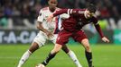 Thiago Mendes a Ladislav Krejčí v zápase EL Lyon - Sparta