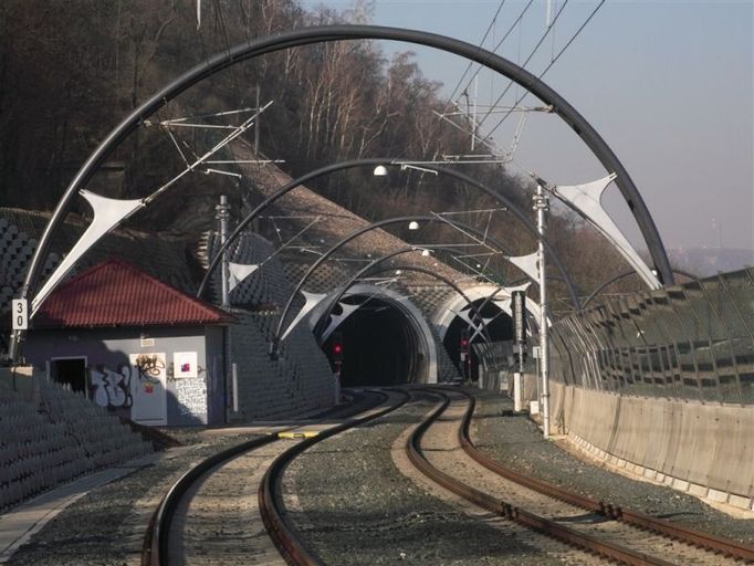 Stavba roku 2009: Nové spojení Praha Hlavní nádraží, Masarykovo nádraží - Libeň, Vysočany, Holešovice.