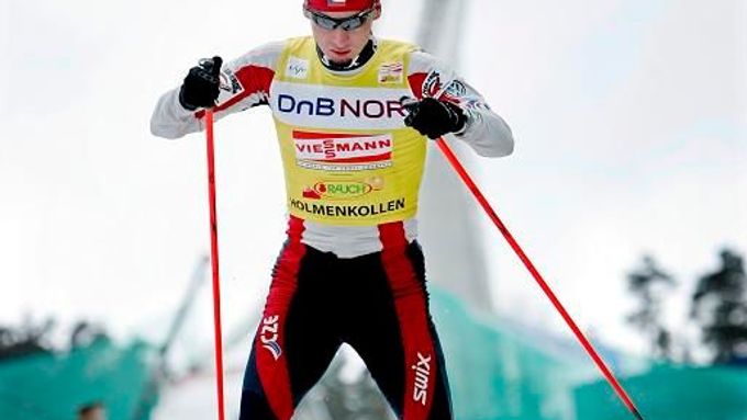 Obhájce Křišťálového globu Lukáš Bauer skončil v úvodním závodě sezony devátý.