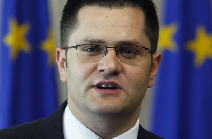 Serbia's Foreign Minister Vuk Jeremic answers reporters' questions during a joint news conference with European Enlargement Commissioner Olli Rehn (not pictured) at the EU Commission headquarters in Brussels, July 22, 2008. REUTERS/Francois Lenoir (BELGIUM)