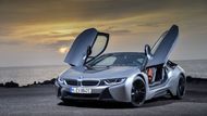 Spolu s roadsterem představilo BMW také modernizaci již dříve prodávaného kupé. Mezi hlavní novinky se řadí přepracované aerodynamické prvky na přední kapotě, usměrňující obtékání vzduchu. Dále mají oba modely dva nové metalické laky v kombinaci s matně šedými akcenty, za příplatek je pak možné získat 20palcová kola. Ve sloupku C má roadster označení „Roadster“ a kupé označení „Coupé.“ Obě karosérie také mohou mít laserové přední světlomety. Pro interiér se dodává nová kombinace čalounění látkou a kůží.