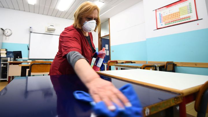 Dezinfekční gely zdražily až trojnásobně. Na e-shopech jsou nejvyhledávanějším zbožím