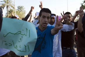 Protesty v Bahrajnu. Na ústředním náměstí se utkala policie s demonstranty