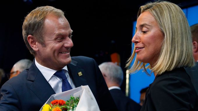 Donald Tusk a Federica Mogheriniová.