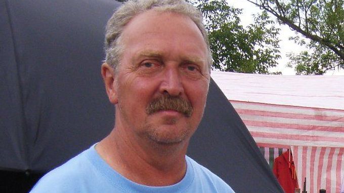 Ladislav Jakubský, trenér české mládežnické reprezentace ve sportovním rybolovu.