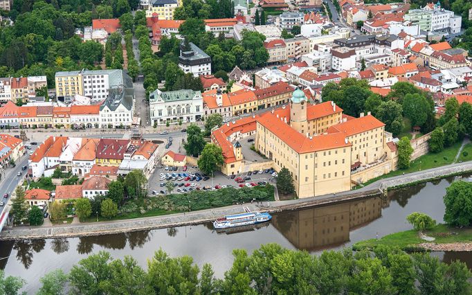 Labe z výšky: letecké fotografie od Mělníka po Pradubice