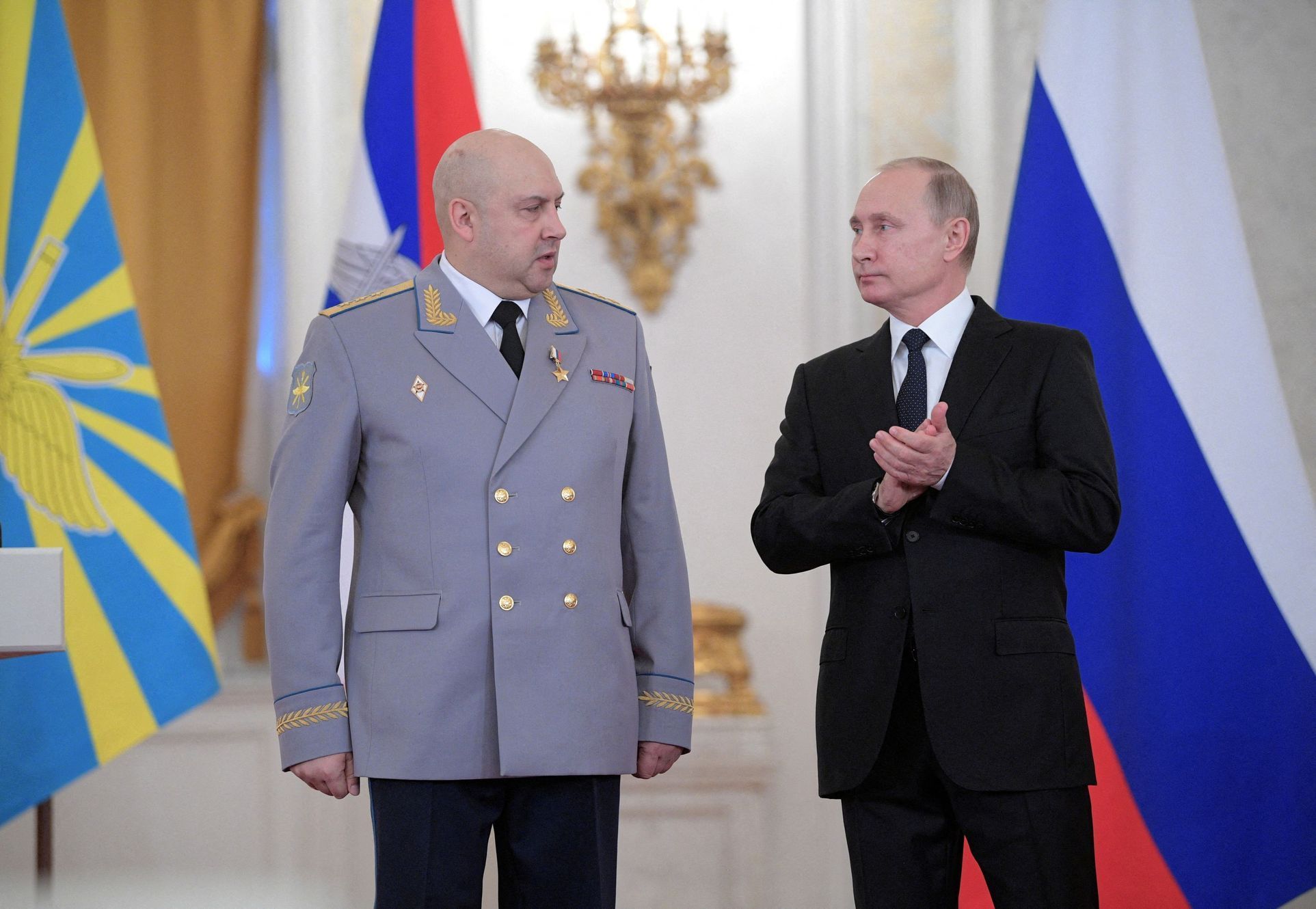 Sergej Surovikin a Vladimir Putin.