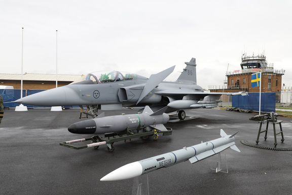Prvním letounem, na který byla raketa Meteor integrována, je švédský JAS 39 Gripen, který provozuje i české letectvo.
