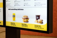 McDonald's vám poradí, na co máte chuť. Za chytré izraelské tabule zaplatí miliardy