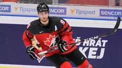 Kanadský hokejový útočník Joe Veleno na mistrovství světa juniorů 2020 v Česku
