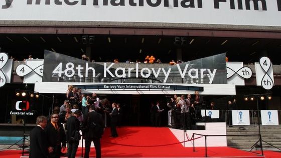 FOTO Začal MFF Karlovy Vary: Dorazili Travolta i Klausová