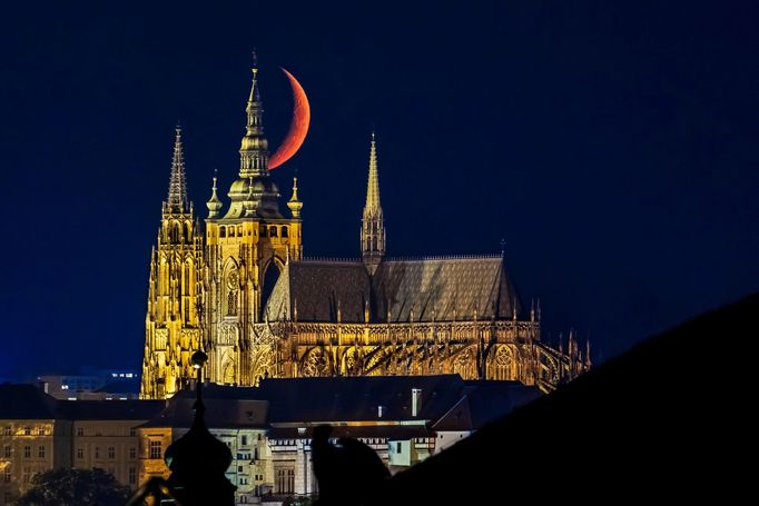 Průřez tvorbou externího fotografa Radoslava Vnenčáka za rok 2024.