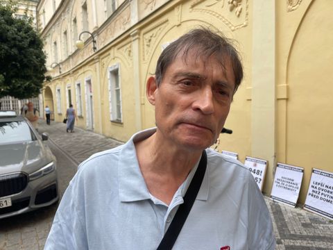 Jde o něco vážnějšího než srp a kladivo Konečné, varuje vlivný sociální demokrat