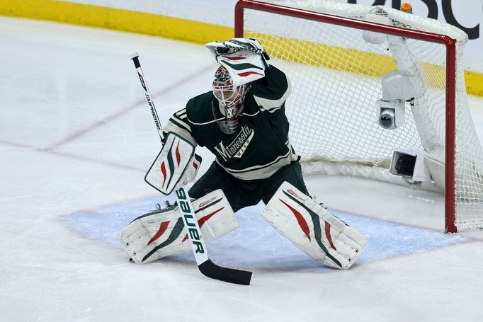 NHL: Stanley Cup Playoffs-Chicago Blackhawks vs Minnesota Wild (Ilja Bryzgalov)