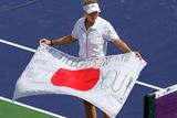 Caroline Wozniacká s japonskou vlajkou.