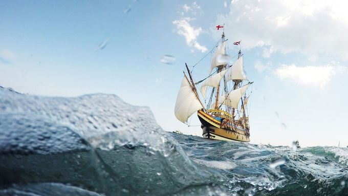Plachetnice Mayflower II při plavbě do Massachusetts, 10. srpna.