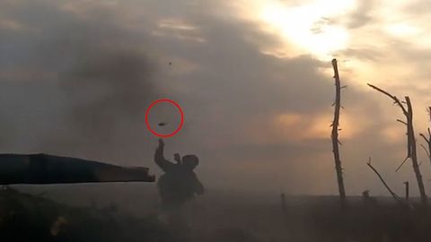 "Granát! Orkové jsou tady.“ Vojáci u Bachmutu natočili syrové záběry na hraně smrti