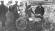 První oficiální ročník Tourist Trophy se konal v roce 1907, o čtyři roky později se jezdci přesunuli na okruh Snaefell Mountain Course, který přes různé úpravy vydržel až do třetího tisíciletí.