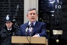 Britské námluvy: Brown končí, aby neodradil liberály