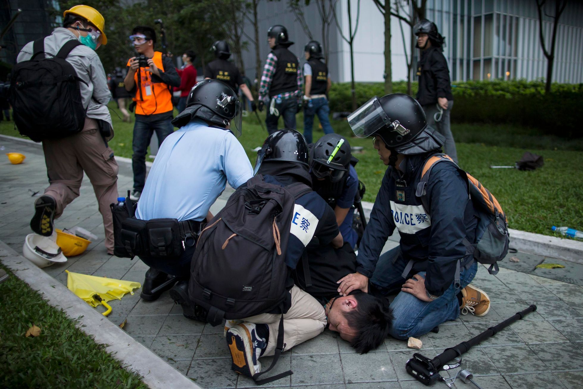 Střety demonstrantů s policisty v Hongkongu - 1. prosince