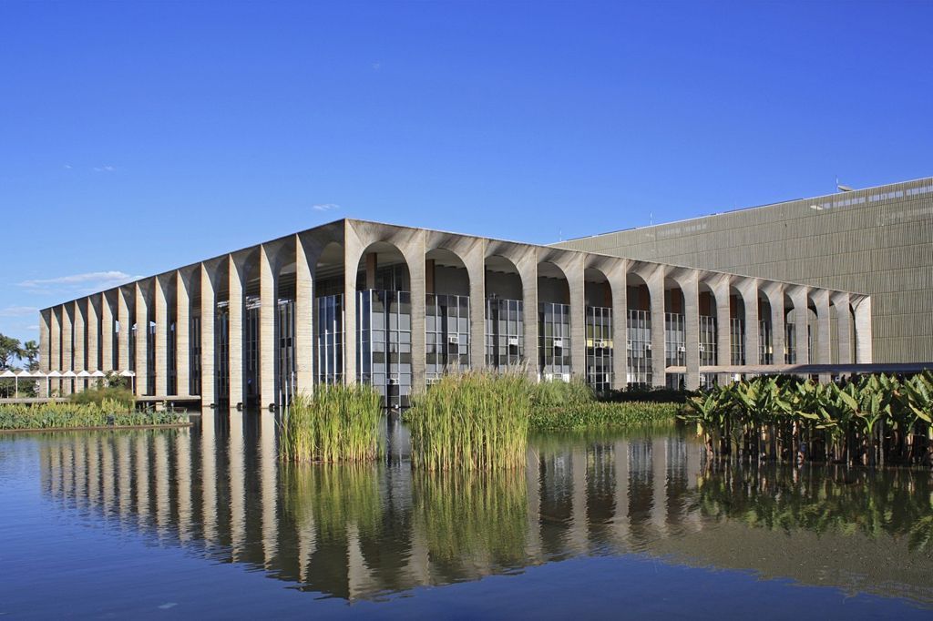 Oscar Niemeyer - Brasília - Palác Itamaraty