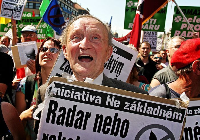Demonstrace "NE základnám" na Václavském nám. - 05