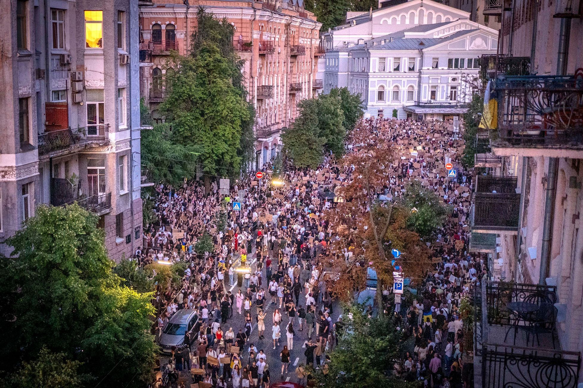 Ukrajina, protest, zákon, Zelenský