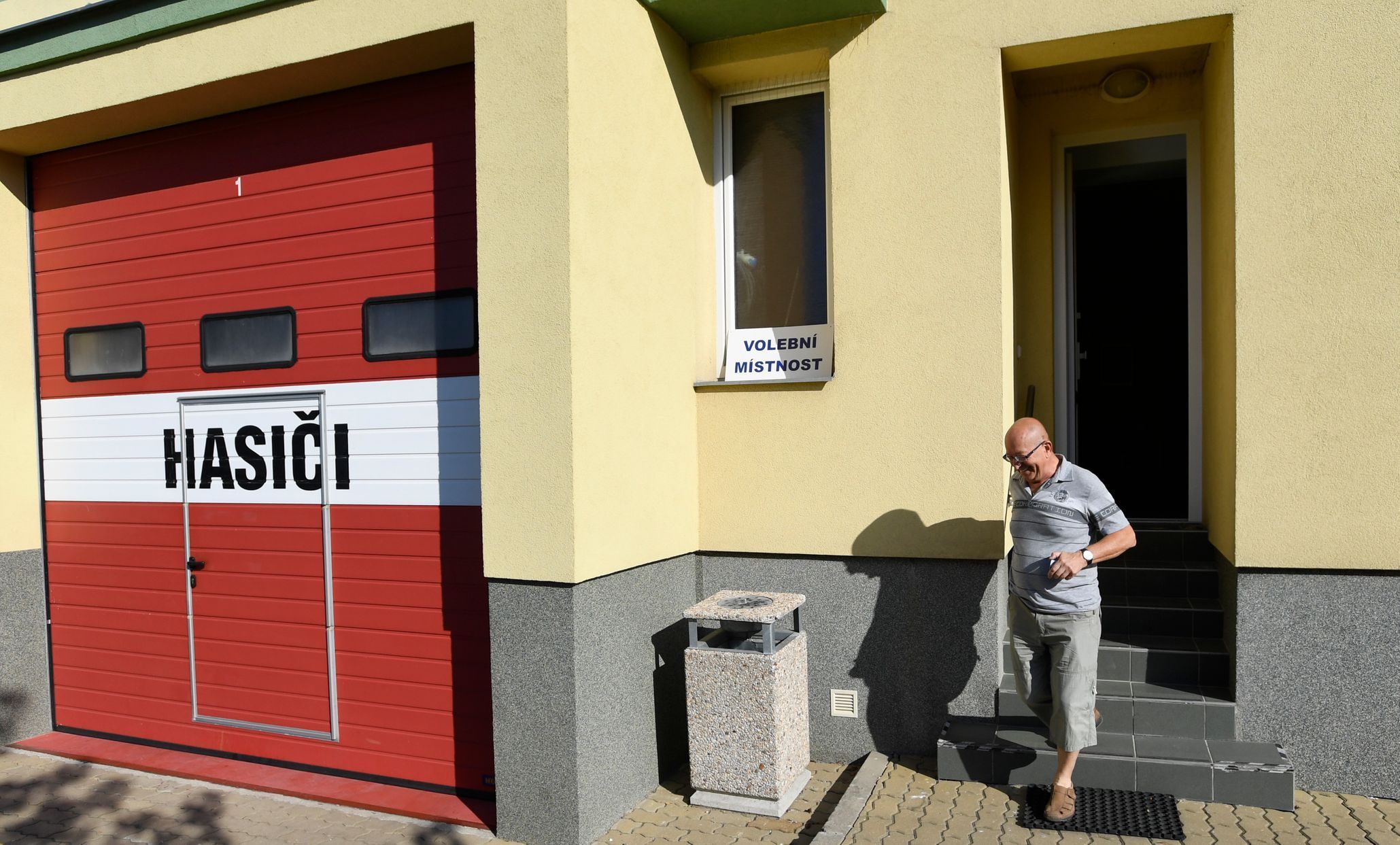 První den druhého kola senátních voleb ve volebním obvodu č. 23 Praha 8 – Březiněves.